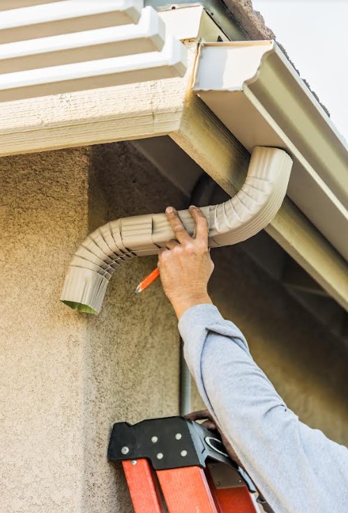 Tips and Considerations When Looking for a Seamless Gutter Installer